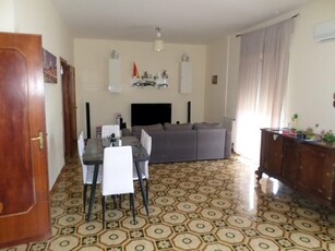 Appartamento in Via Emerico Luna, Palermo, 5 locali, 2 bagni, 140 m²