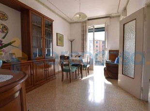 Appartamento Trilocale da ristrutturare in vendita a Bologna