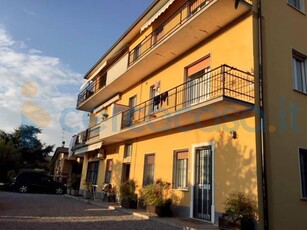 Appartamento Trilocale in ottime condizioni, in vendita in Via Treviglio, Calvenzano