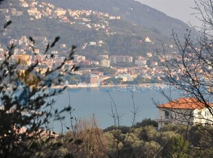 Appartamento Trilocale in vendita a Lerici