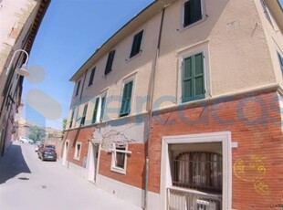 Appartamento Trilocale in vendita in Via Garibaldi, Grosseto