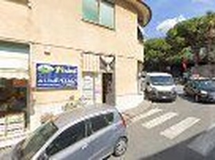 Attività/Licenza commerciale in Vendita in Via Giuseppe Majorana 98 a Genova
