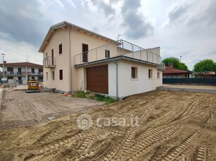 Casa Bi/Trifamiliare in Vendita in Via Gioacchino Rossini a Minerbe