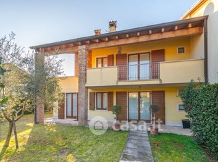 Casa Bi/Trifamiliare in Vendita in Via Poiano a Garda