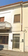 Casa Bi/Trifamiliare in Vendita in Via Scuderlando a Verona