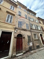 Casa indipendente di 292 mq a Macerata