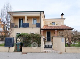 Casa indipendente in Vendita in Via G. Sinico 18 a Camisano Vicentino