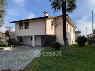 Casa indipendente in Vendita in Via Sicilia a Vicenza