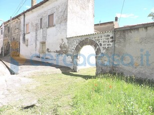 Casa semi indipendente da ristrutturare in vendita a Carinola