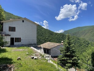 Casa semindipendente in Frazione Ponte, Cerreto di Spoleto, 5 locali