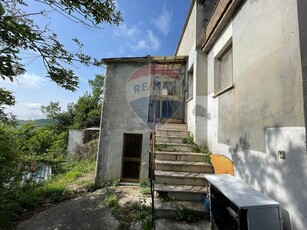 Casa semindipendente in Villa cupoli, Farindola, 4 locali, 1 bagno