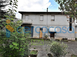 Casa singola in vendita in Via Ugo La Malfa 38, Amandola