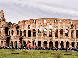Centralissimo apt per 2-6 persone vicino al Colosseo