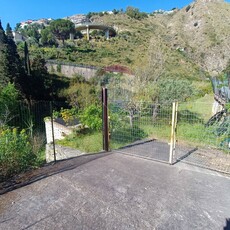 Rustico / casale di 1350 mq a Taormina