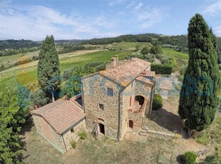 Rustico casale in ottime condizioni in vendita a Montecatini Val Di Cecina