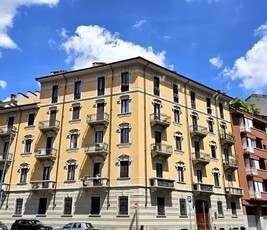 Torino Via Cialdini vendita appartamento ultimo piano