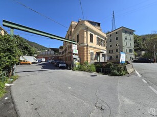 Varie superfici di 560 m² in Genova