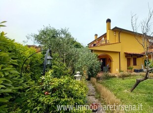 Villa con giardino a Fabro