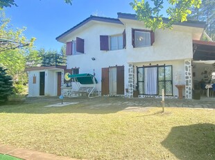 Villa con giardino in localita' aicardi 9, Sassello