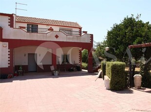 VILLA ESCLUSIVA - ZONA FANUSA - SIRACUSA (SR)