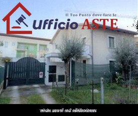 villa in Vendita ad Civitanova Marche - 210319 Euro