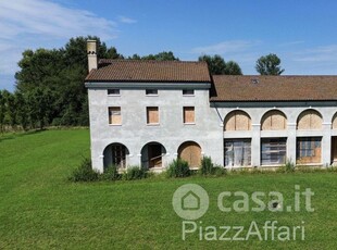 Villa in Vendita in Via Roma a Campolongo Maggiore