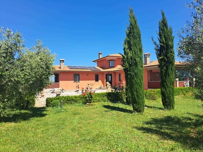Villa in vendita a Viterbo Canale