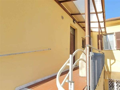 Casa semi indipendente abitabile in zona Fornola a Vezzano Ligure