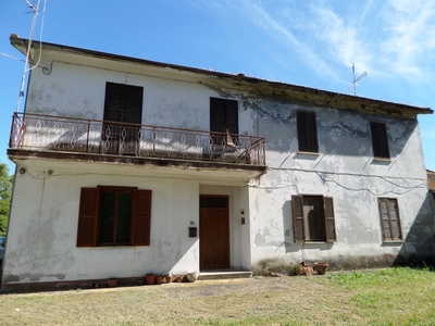 Casa singola da ristrutturare in zona Borgo Santa Maria a Latina