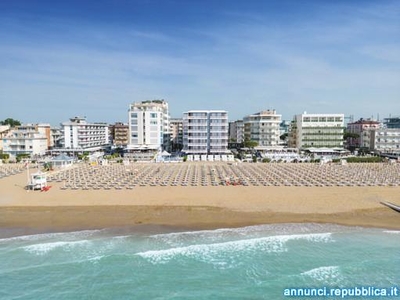 Splendido FRONTE MARE di nuova costruzione!,In