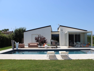 Villa in vendita a Bastia Umbra - Zona: Costano