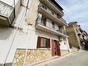 Appartamento indipendente in vendita a Campofelice Di Roccella Palermo