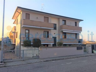 Appartamento Trilocale in ottime condizioni in vendita a Borgo Virgilio