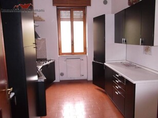 Bilocale in Via roma, Fiorenzuola d'Arda, 1 bagno, con box, 65 m²