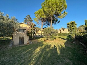 Casa indipendente in Villa in Via Piedimonte, Terni, 5 locali, 2 bagni