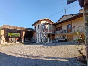 Casa semi indipendente in vendita a Varzi Pavia