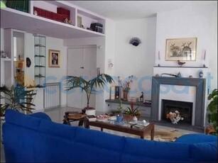 Casa singola in ottime condizioni, in vendita in Via Sarzanello 103, Sarzana
