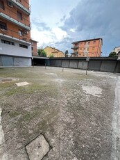 Garage / posto auto in affitto a Modena Sacca
