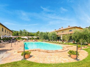 Relais in Antico casale del XVII secolo restaurato vicino al Centro di Perugia in Umbria