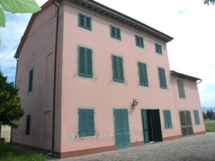 Rustico / Casale in vendita a Capannori - Zona: Lammari