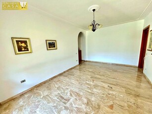 Trilocale in Vendita a Teramo, zona Colleatterrato Basso, 69'000€, 97 m²