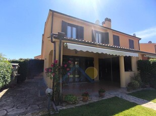Villa a schiera in vendita a Montalto Di Castro