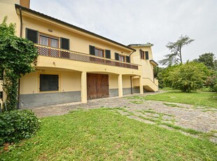 Villa bifamiliare in vendita a Crespina Lorenzana
