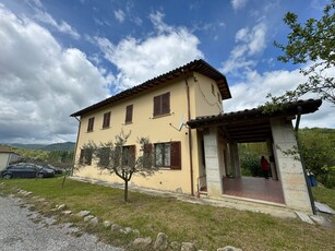 Villa Bifamiliare in vendita a Nocera Umbra