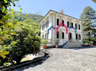Villa in vendita a Bagni di Lucca - Zona: Fornoli