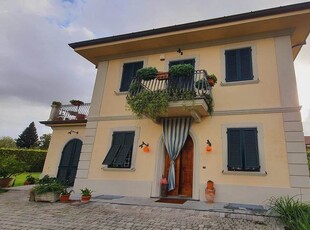 Villa in vendita a Capannori