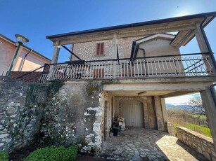Villa in vendita a Colli Sul Velino