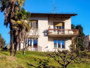 Villa in vendita a Como