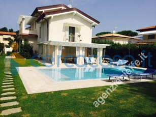 Villa in vendita a Forte Dei Marmi