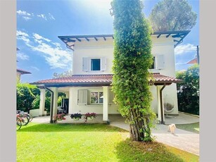 Villa in vendita a Forte dei Marmi